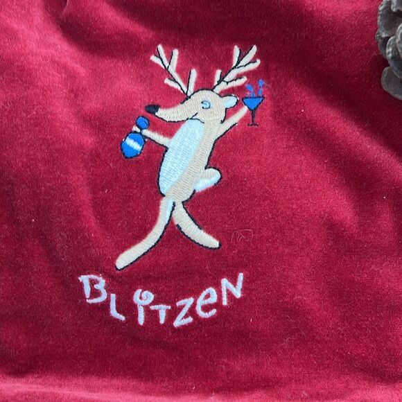 Pottery Barn Velvet Blitzen Christmas Reindeer Wine Gift Bag - Picture 5 of 9